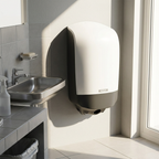 Katrin S 90106 centerrulledispenser i skolens personalefaciliteter, stemningsbillede