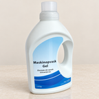 Flaske med maskinopvask gel set fra skrå vinkel