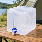 Sammenklappelig 10 liter vanddunk med taphane på campingbord