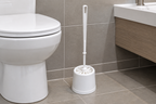 Hvid Basic-toiletbørste med skål i kontortoilet, stemningsillustration