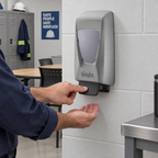 Illustreret betjening af GOJO PRO TDX-dispenser