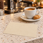 Naturfarvet Tork N4/N12 serviet ved espresso på kaffebarens disk