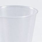 Nærbillede af kanten på translucent shotglas i PP, stemningsbillede