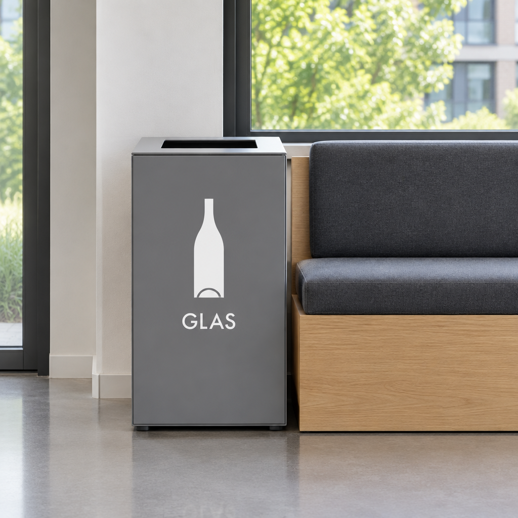 Glasbeholder med hvidt piktogram ved bænk og vindue