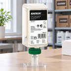 Stemningsillustration af Katrin 48410-skumsæberefill på udstillingsstøtte ved lagerbord, baseret på produktfoto