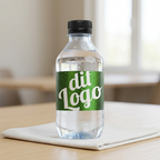 0,30-liters logovand med sort låg og grøn dit Logo-eksempeletiket ved receptionen