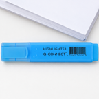 Blå Q-Connect highlighter foran hvid papirbunke, genereret miljøbillede