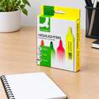 Q-Connect highlighterpakke med fire farver ved notesbog, genereret miljøbillede