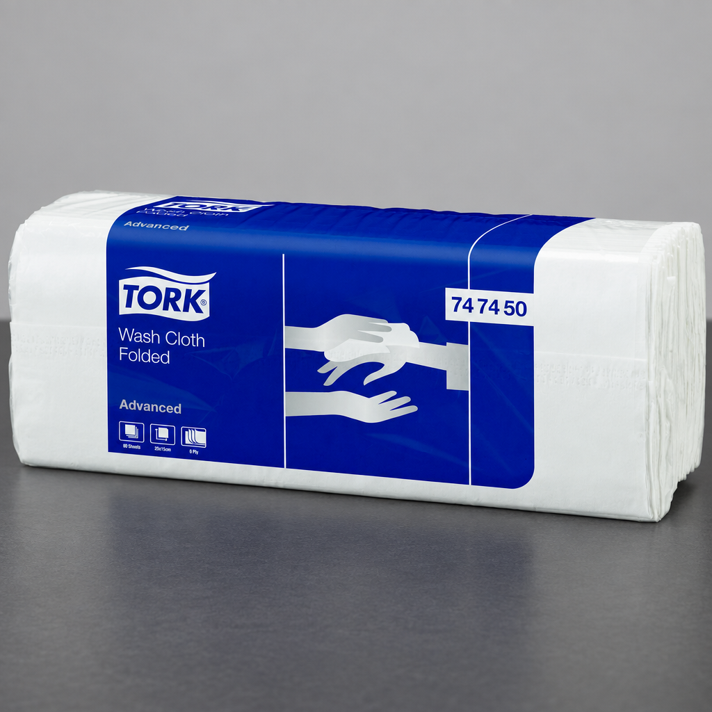 Én pakke Tork 747450 vaskeklude på mørk bordplade mod neutral baggrund