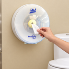 Papirudtag fra hvid Lotus SmartOne Mini-dispenser i beige toiletrum