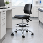 Klinik 600 Proff med fodring ved klinikarbejdsplads, stemningsillustration