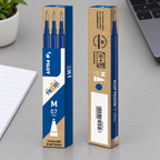 For- og bagside af blå Pilot FriXion 0,7 mm-refillpakke ved papir på gråt bord, genereret miljøbillede